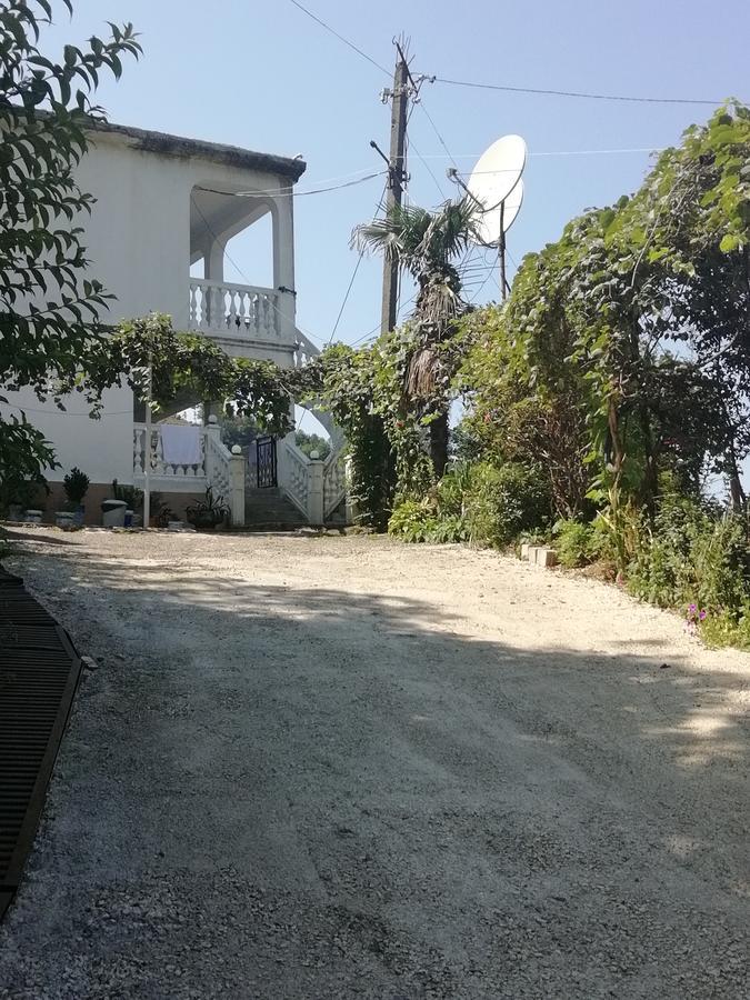Geno Guest House Kwariati Exterior foto