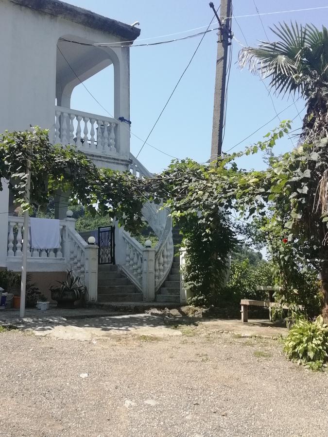 Geno Guest House Kwariati Exterior foto