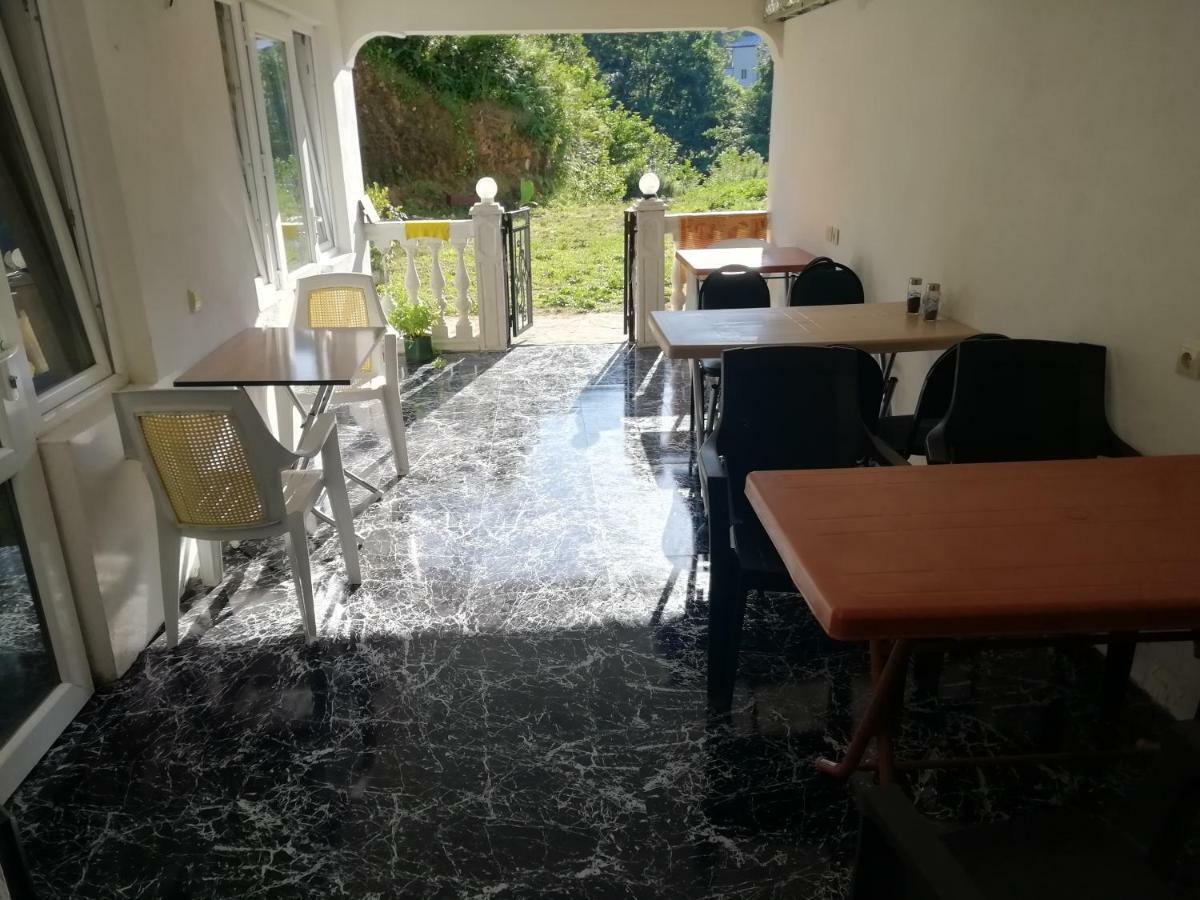 Geno Guest House Kwariati Exterior foto