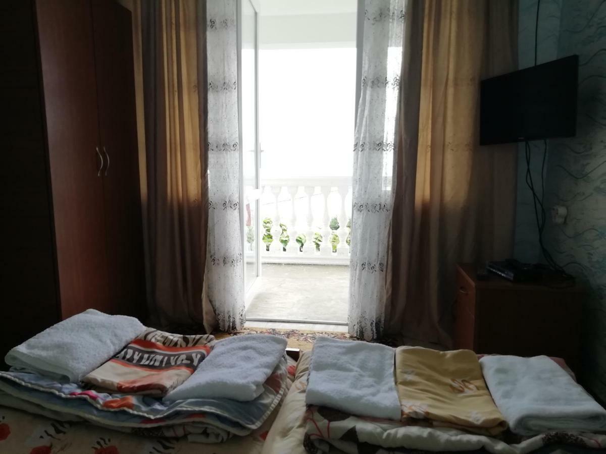 Geno Guest House Kwariati Exterior foto